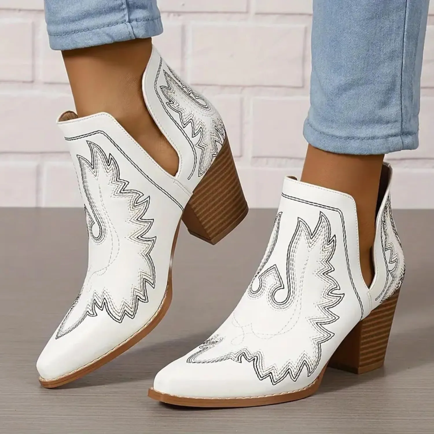 Ankle Boots Women Cowboy Boots Chunky Heels Boots for Women Pull on Squared Heels Pointed Toe Fashion Women Boots