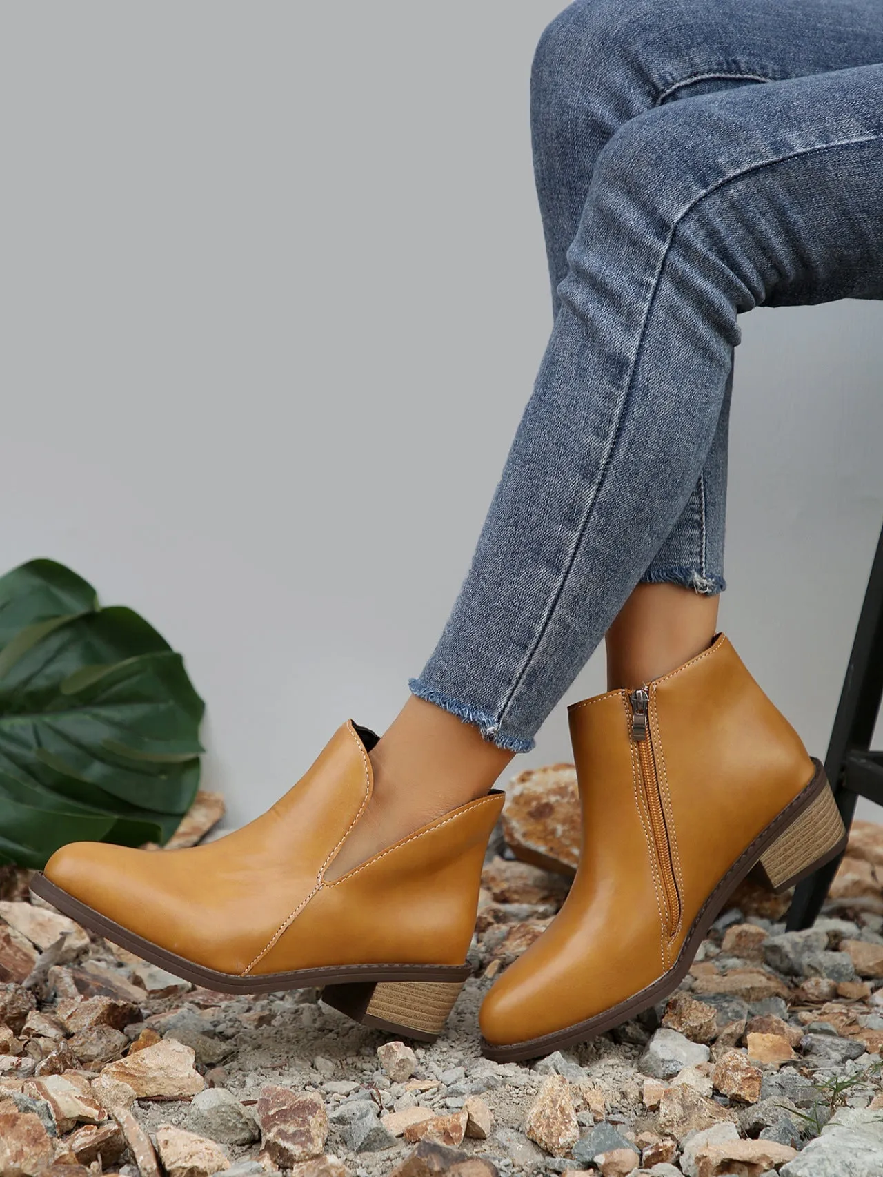 elveswallet Asymmetric design zipper low thick heel chelsea boots