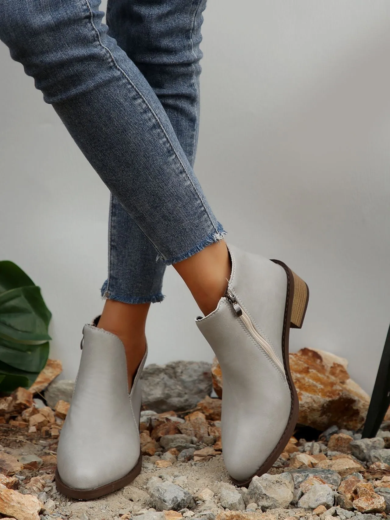 elveswallet Asymmetric design zipper low thick heel chelsea boots