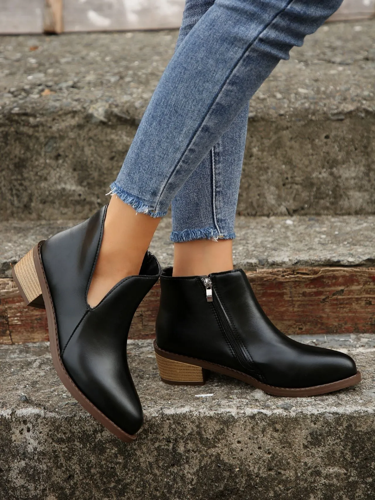 elveswallet Asymmetric design zipper low thick heel chelsea boots