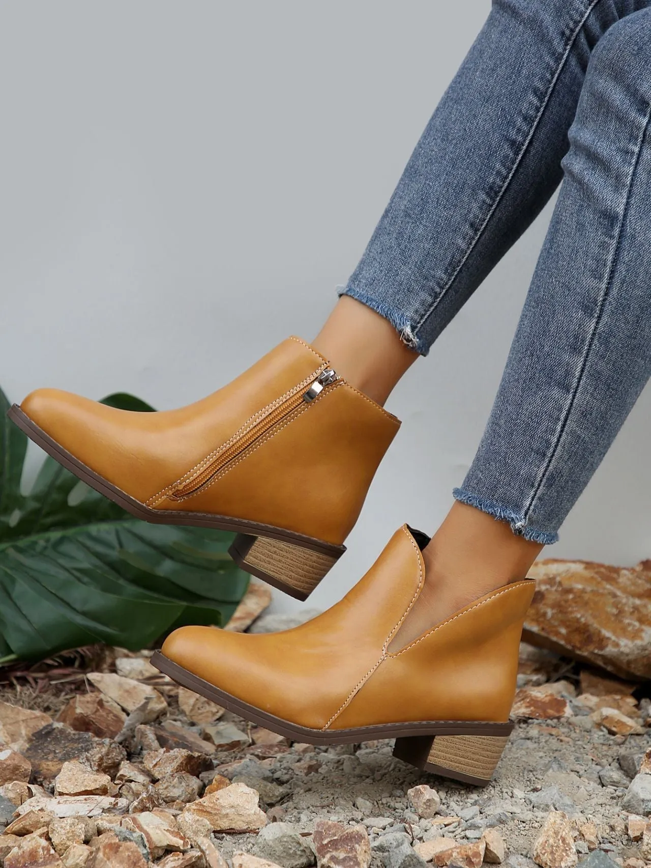 elveswallet Asymmetric design zipper low thick heel chelsea boots