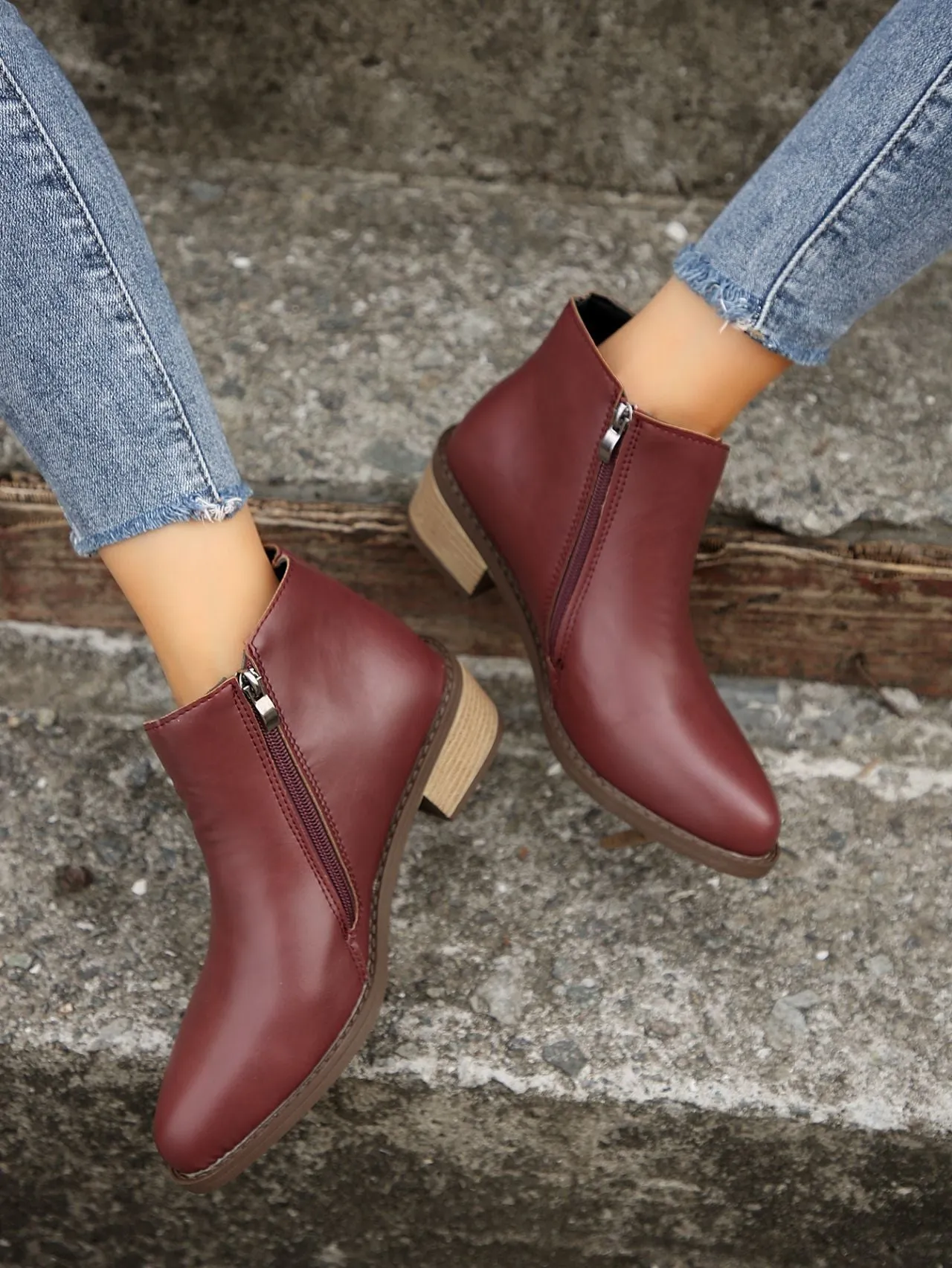 elveswallet Asymmetric design zipper low thick heel chelsea boots
